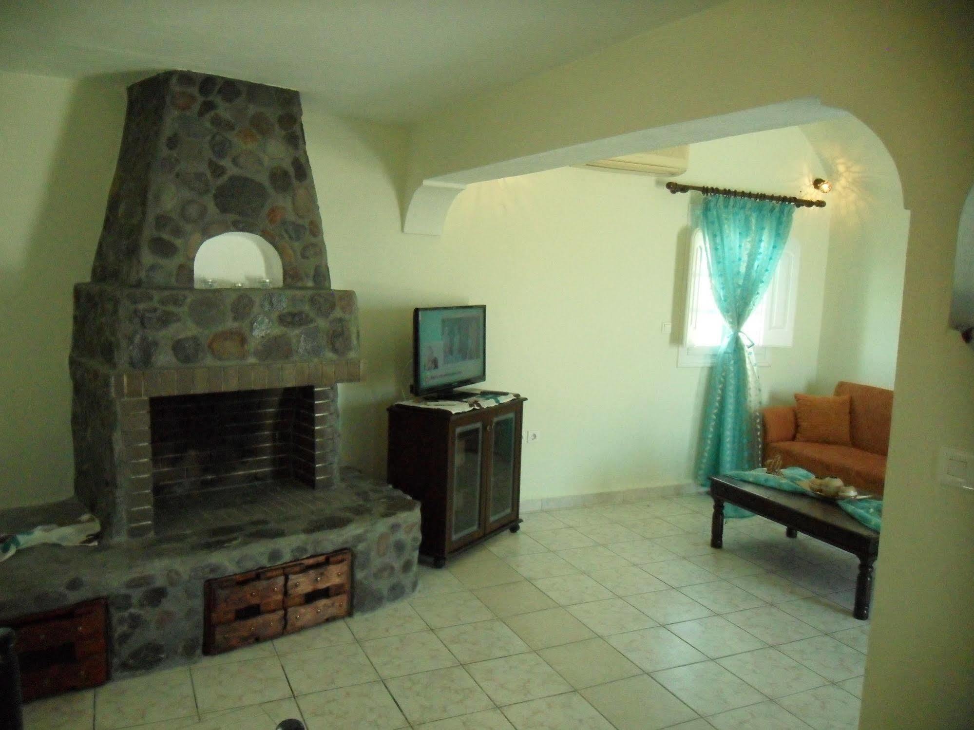 Iliovasilema Santorini 3* Akrotírion